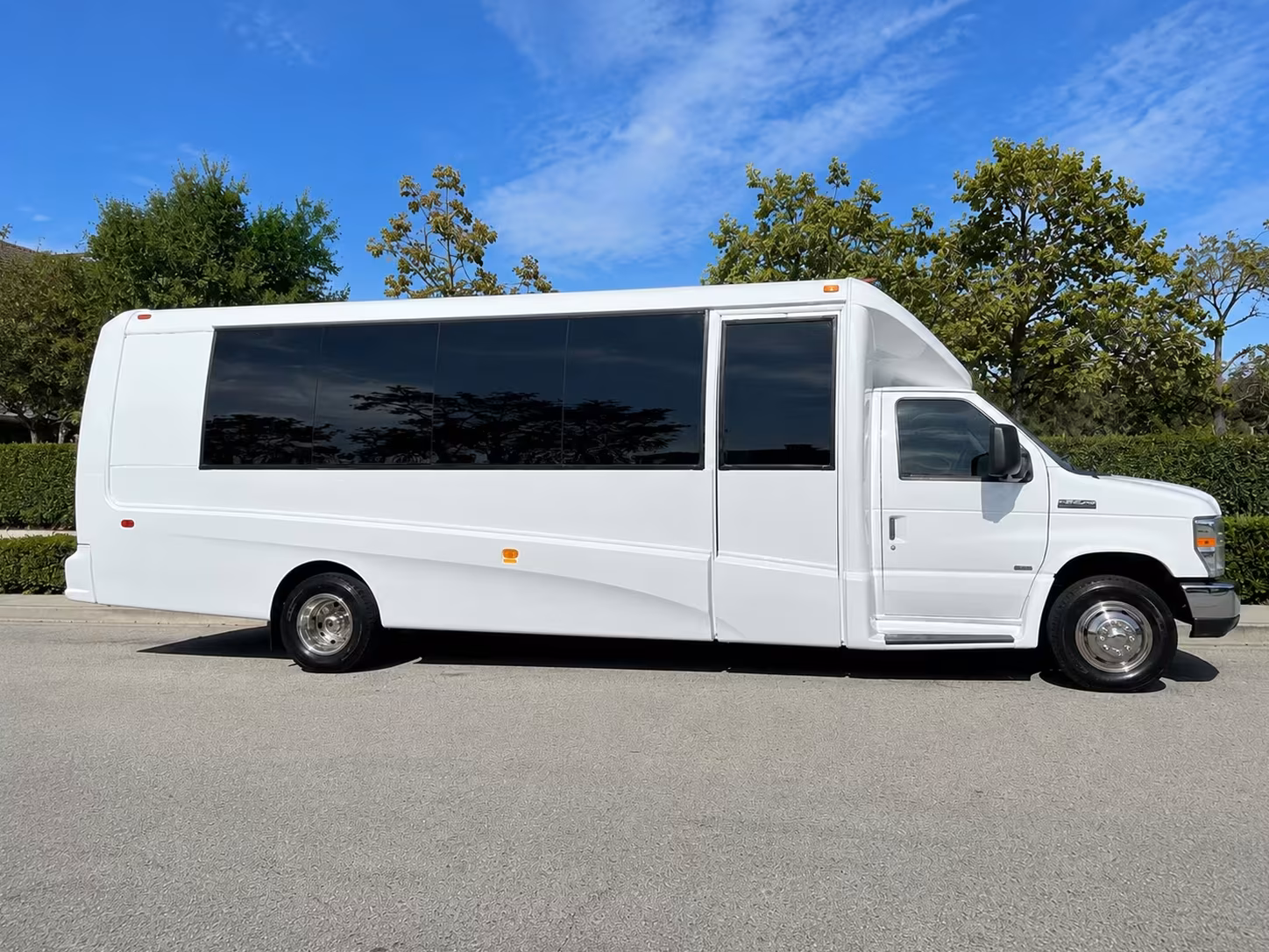 minibus rentals for your dallas bridal party